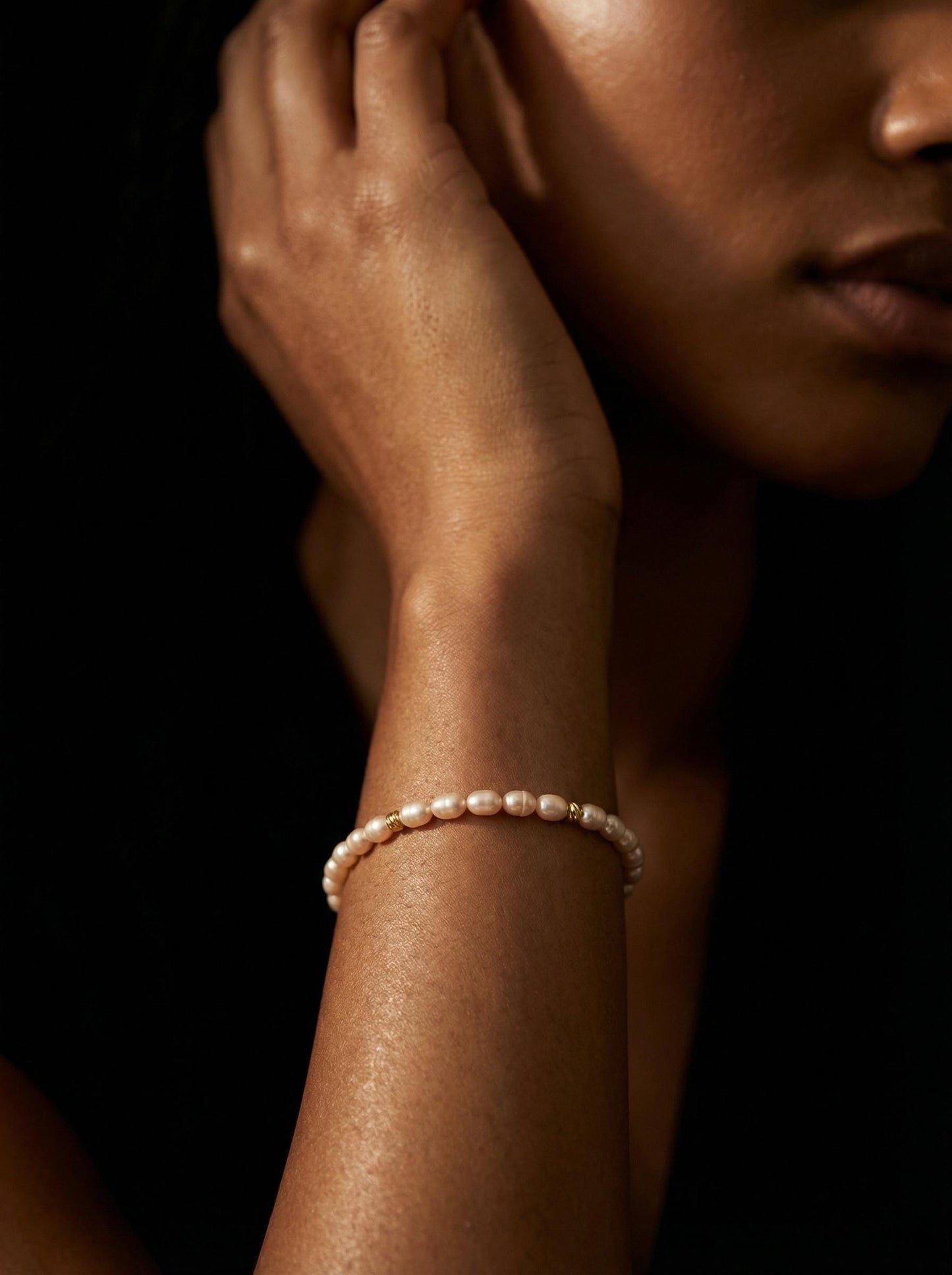 Personalized Initial Pearl Bracelet: 2-3mm Elongated Rice Pearls, Unique Handmade pearl bracelet, Wedding & Anniversary Gift for Her
