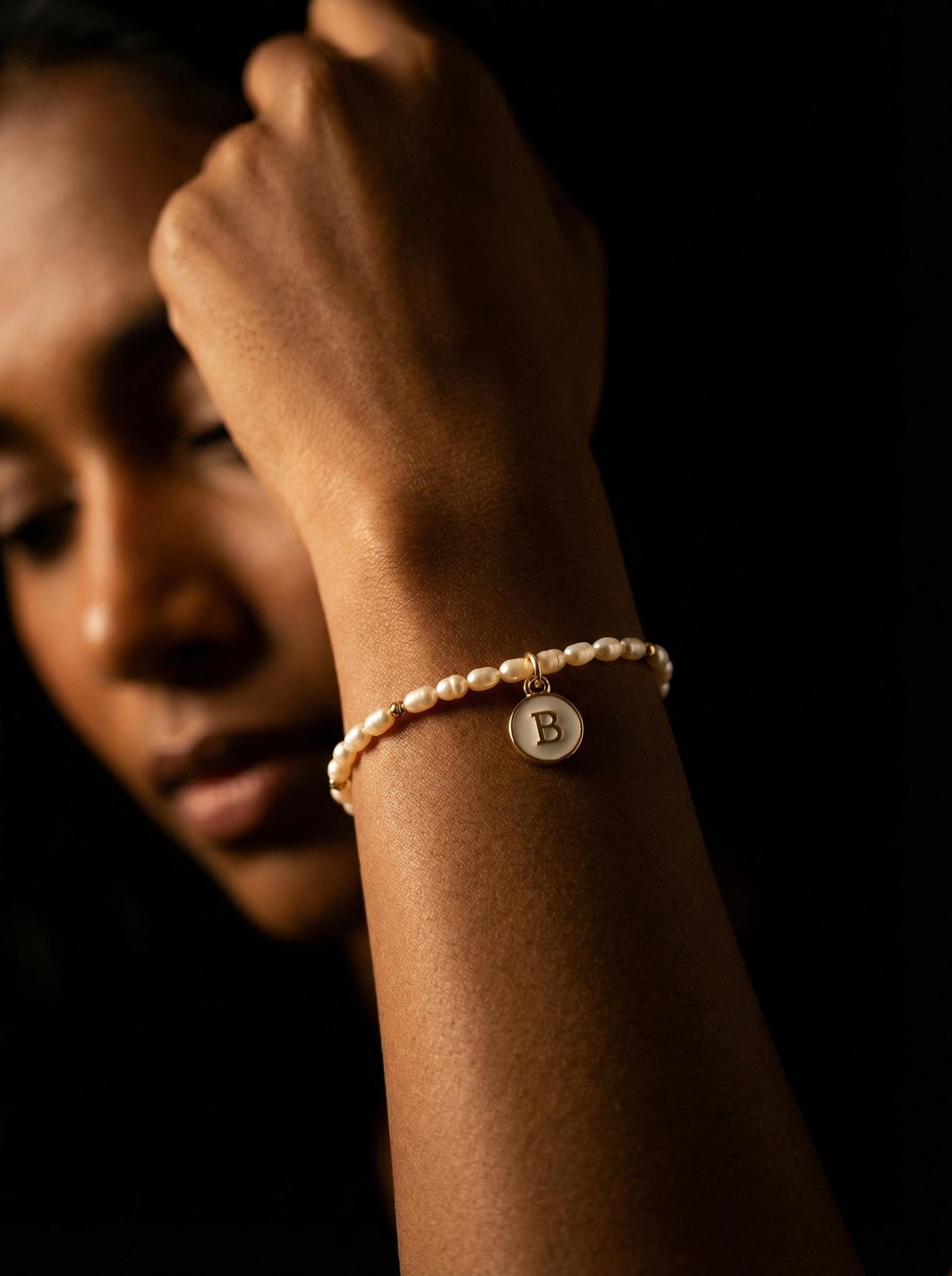 Personalized Initial Pearl Bracelet: 2-3mm Elongated Rice Pearls, Unique Handmade pearl bracelet, Wedding & Anniversary Gift for Her